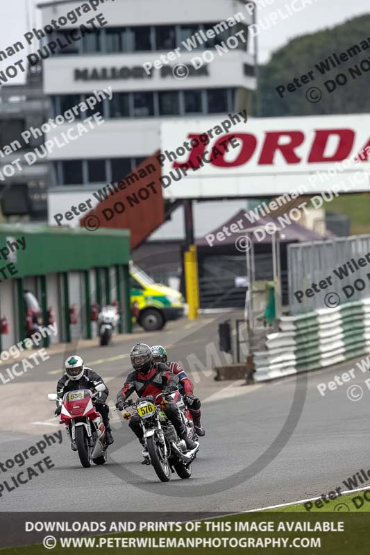 Vintage motorcycle club;eventdigitalimages;mallory park;mallory park trackday photographs;no limits trackdays;peter wileman photography;trackday digital images;trackday photos;vmcc festival 1000 bikes photographs